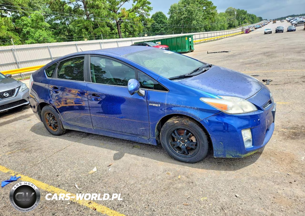 2011 Toyota Prius Two VIN:JTDKN3DU9B1389890 - 4