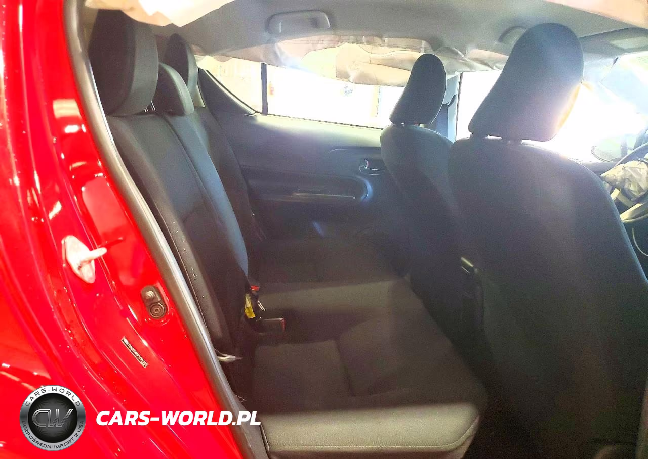 2015 Toyota Prius C Two VIN:JTDKDTB35F1091212 - 10
