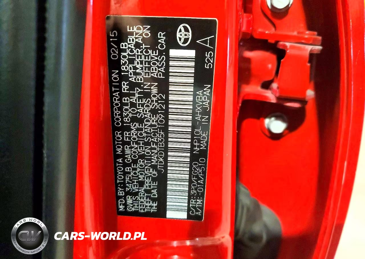 2015 Toyota Prius C Two VIN:JTDKDTB35F1091212 - 12
