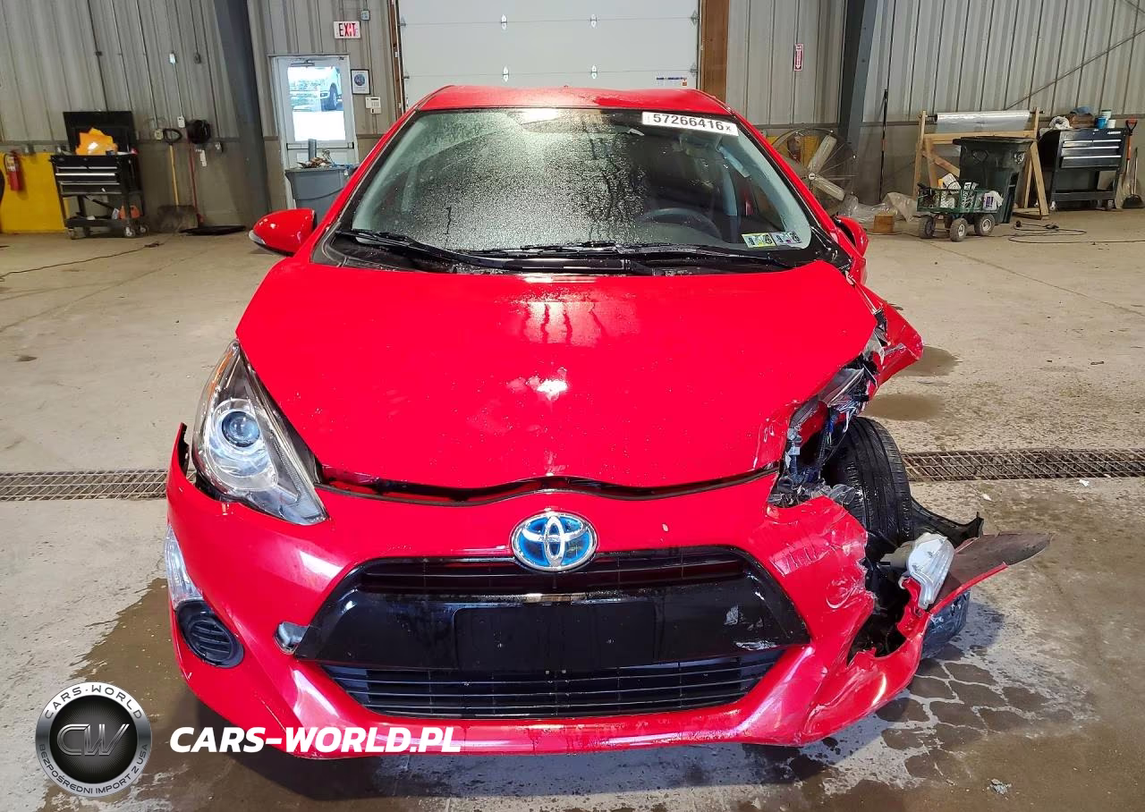 2015 Toyota Prius C Two VIN:JTDKDTB35F1091212 - 5