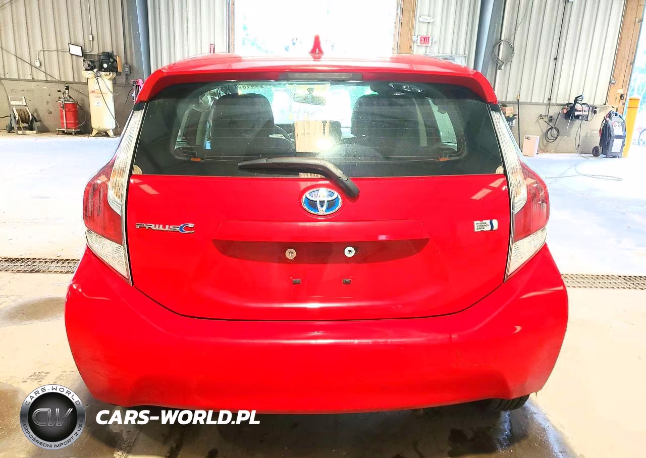 2015 Toyota Prius C Two VIN:JTDKDTB35F1091212 - 6