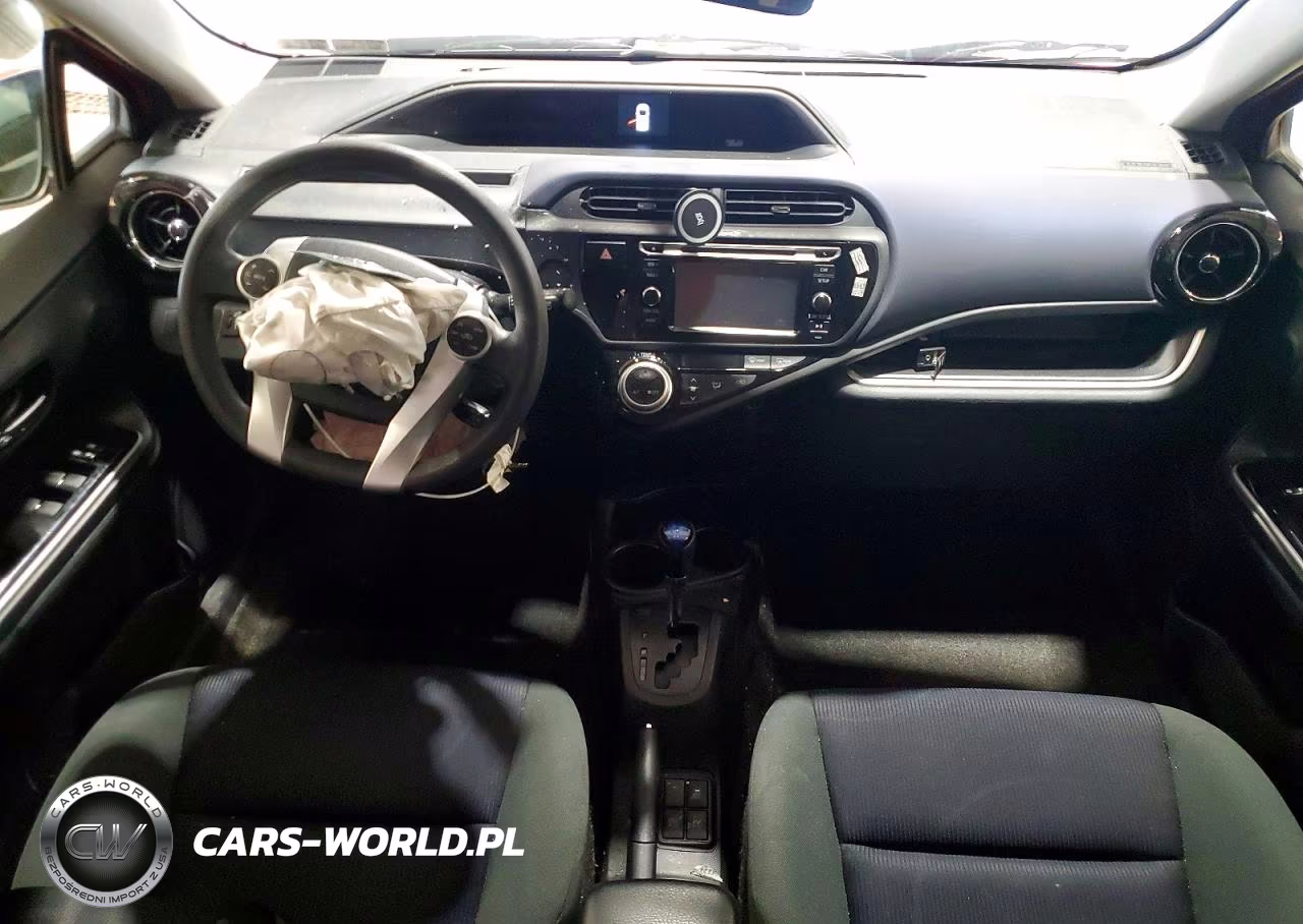 2015 Toyota Prius C Two VIN:JTDKDTB35F1091212 - 8