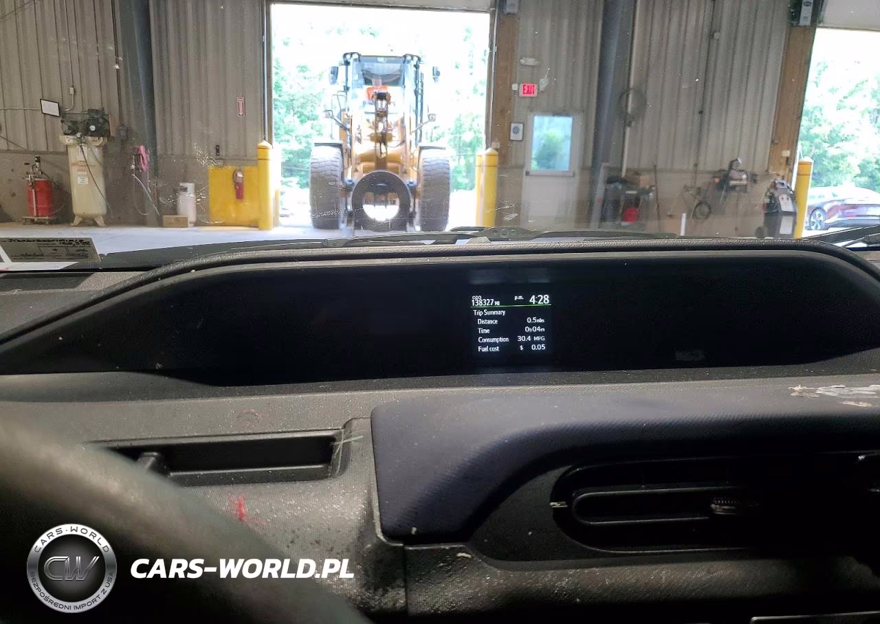 2015 Toyota Prius C Two VIN:JTDKDTB35F1091212 - 9
