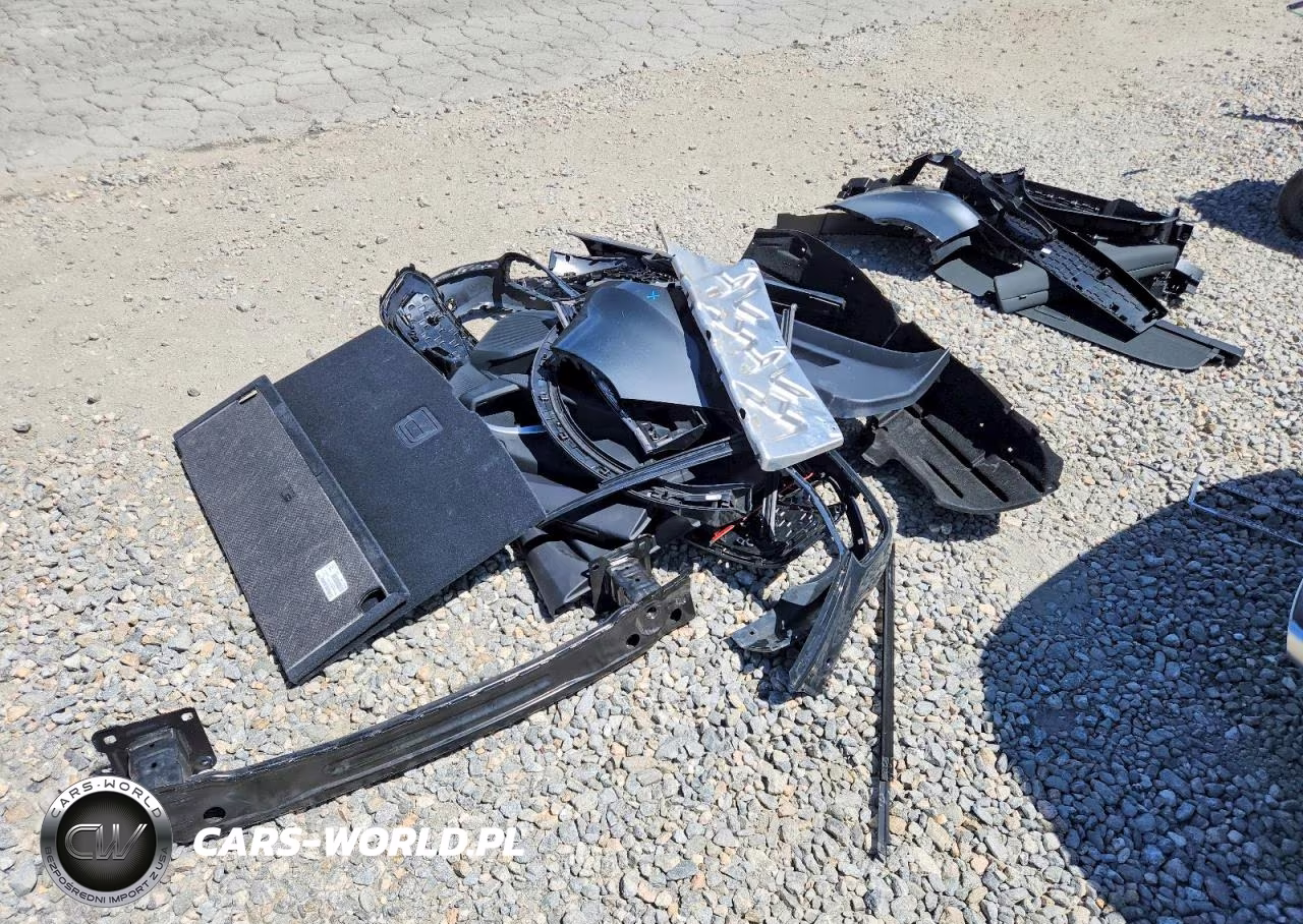 2025 Audi Q5 Sportback Prestige VIN:WA1FAAGU8S2117042 - 13