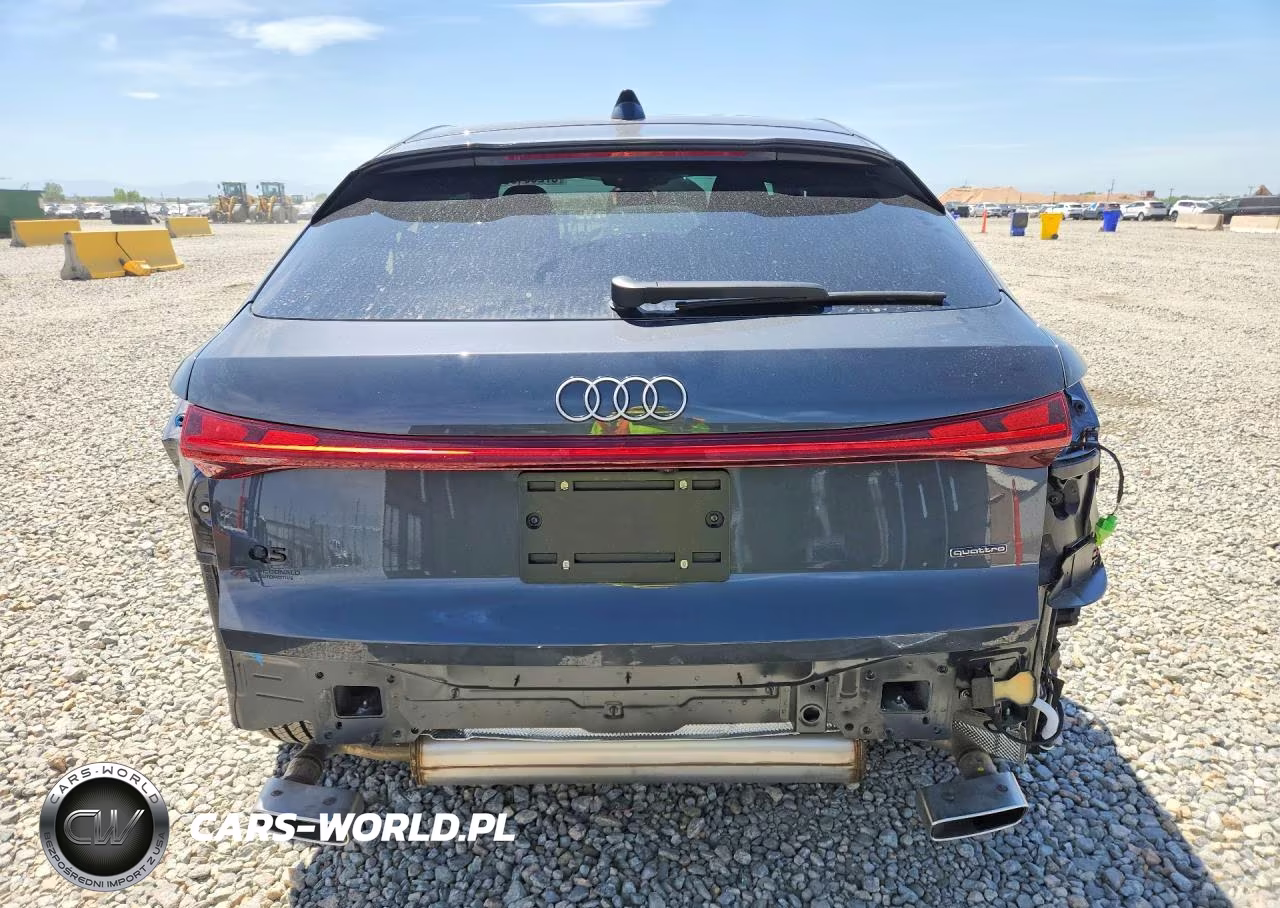 2025 Audi Q5 Sportback Prestige VIN:WA1FAAGU8S2117042 - 6
