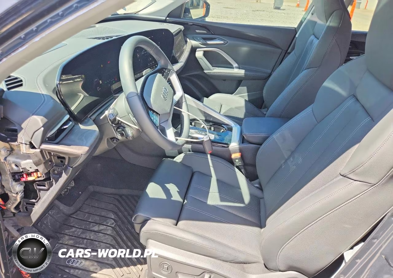 2025 Audi Q5 Sportback Prestige VIN:WA1FAAGU8S2117042 - 7