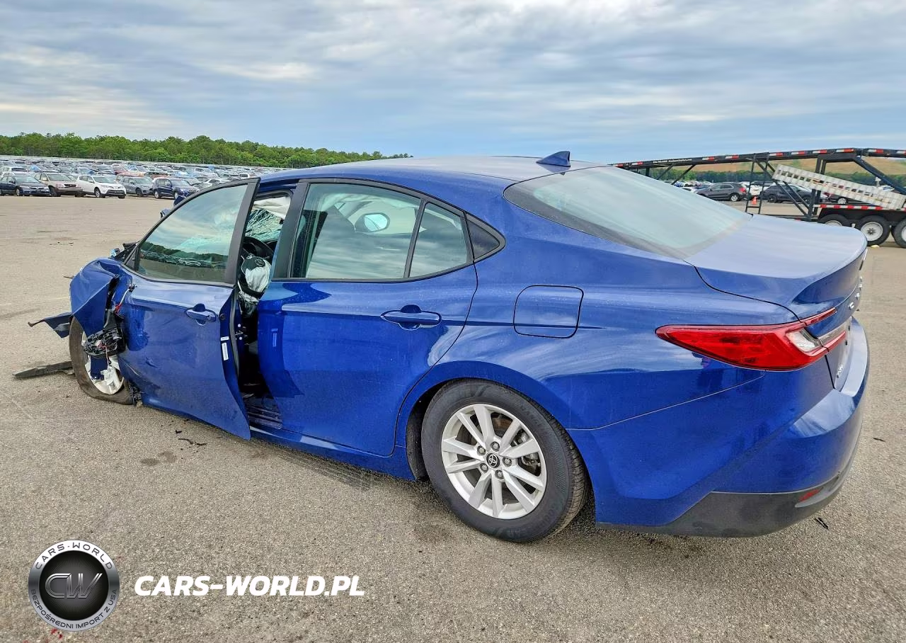 2025 Toyota Camry Le VIN:4T1DAACK3SU135871 - 2