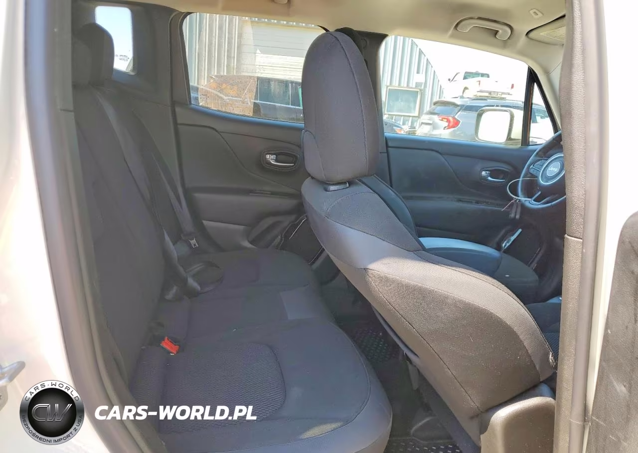 2018 Jeep Renegade Latitude VIN:ZACCJABB0JPG73803 - 10