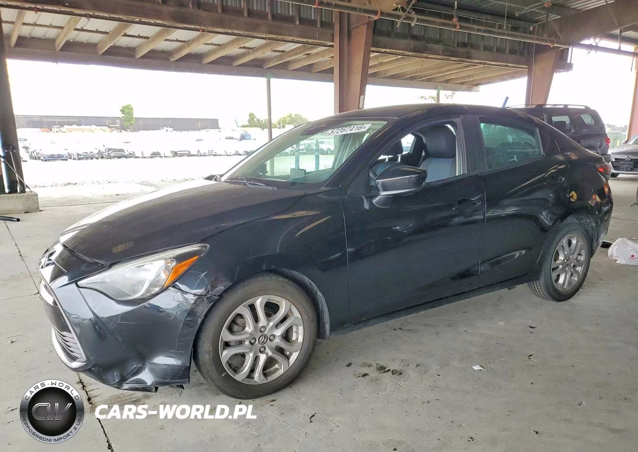2017 Toyota Yaris Ia Base