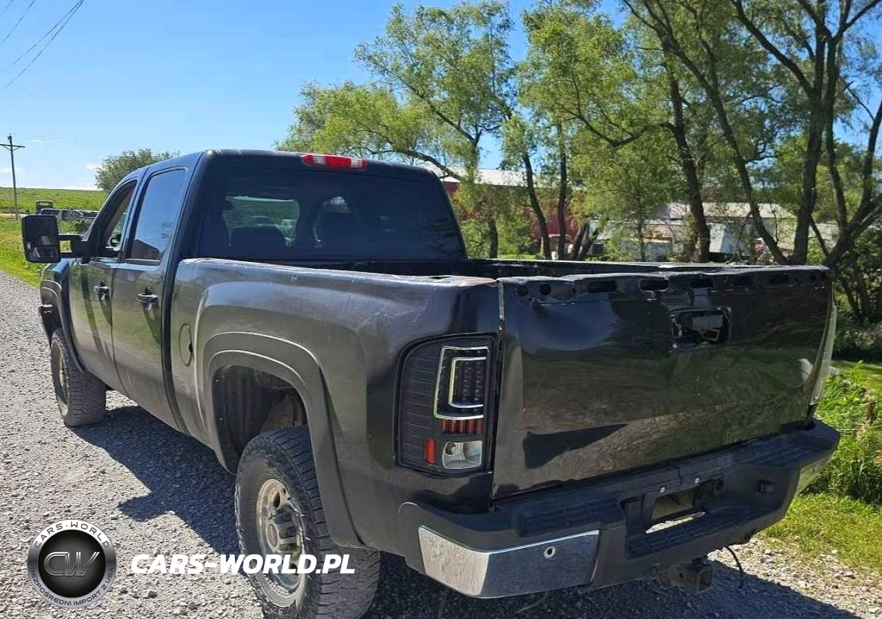 2008 Chevrolet Silverado K2500 Heavy Duty VIN:1GCHK23668F119009 - 3