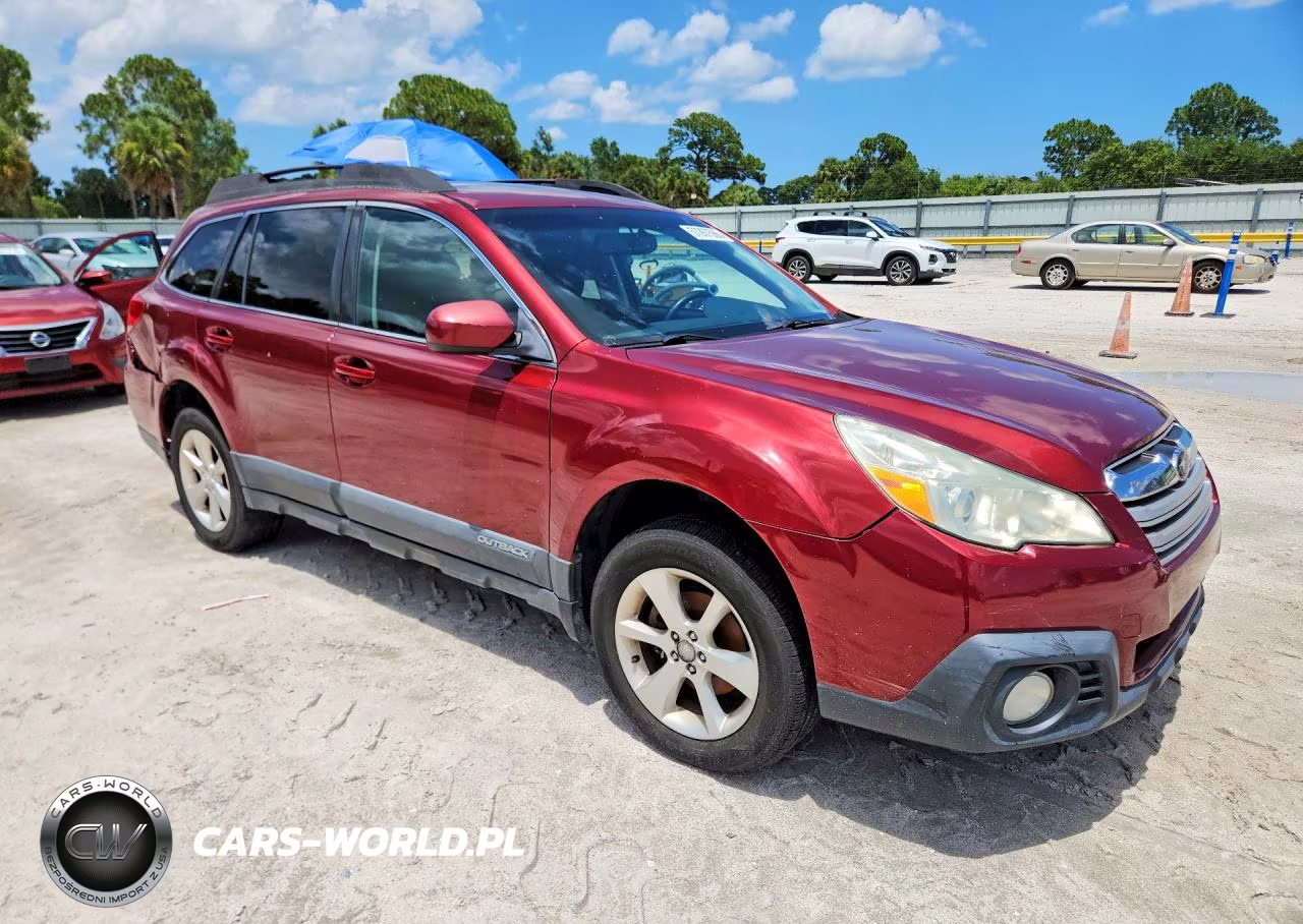 2013 Subaru Outback 2.5I Premium VIN:4S4BRCGCXD3279585 - 4
