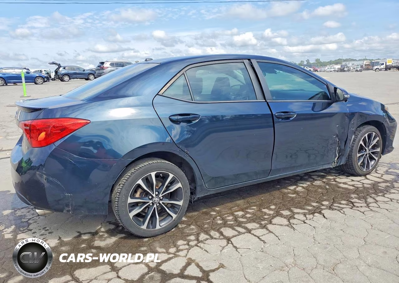 2018 Toyota Corolla Se VIN:5YFBURHE7JP798229 - 3