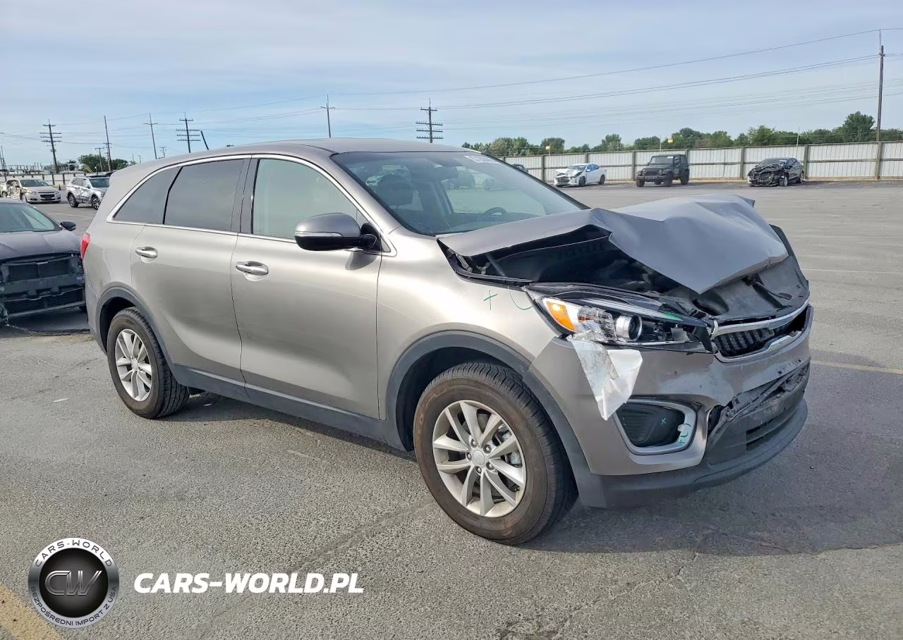 2018 Kia Sorento L VIN:5XYPG4A33JG407199 - 4