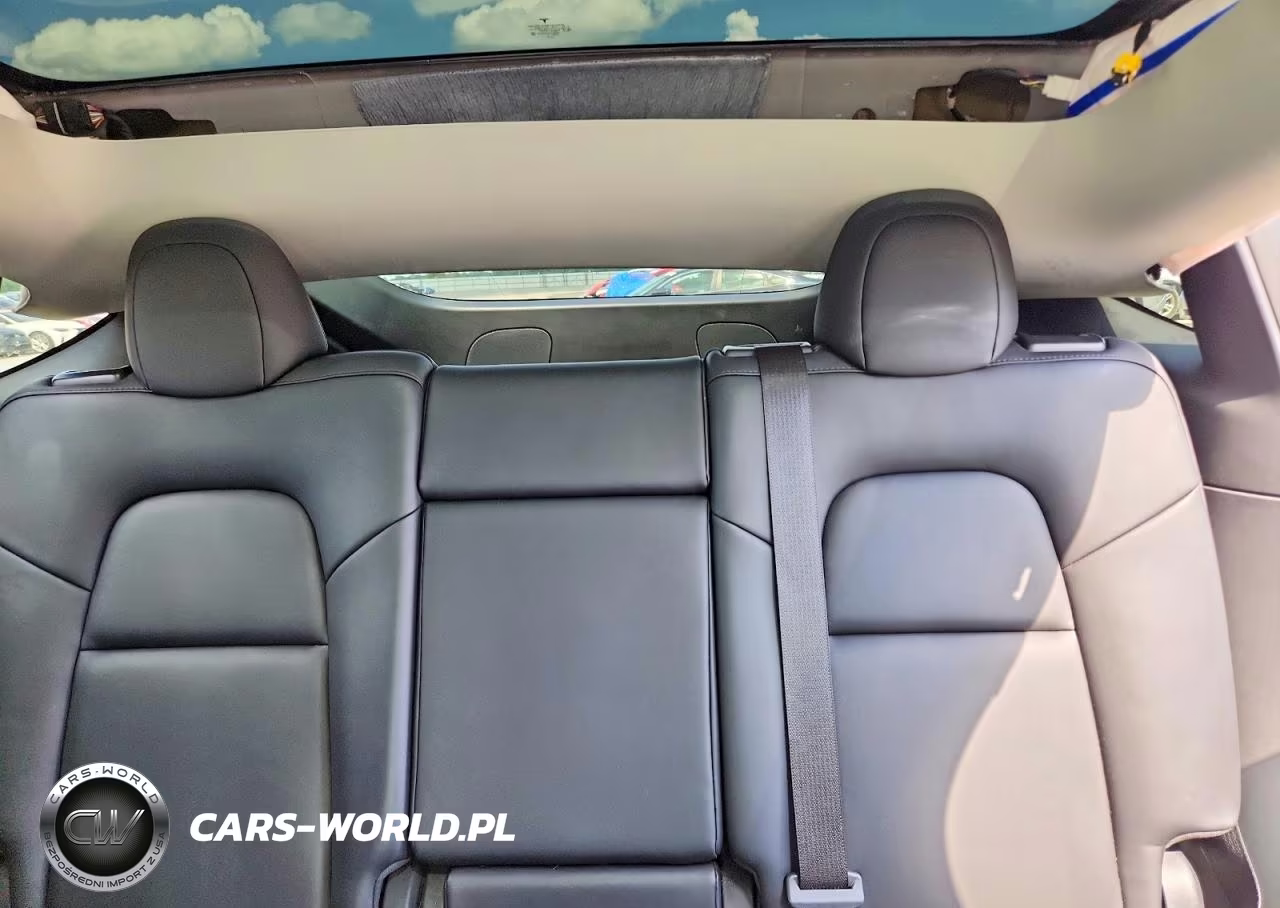 2022 Tesla Model Y VIN:7SAYGAEEXNF383417 - 10