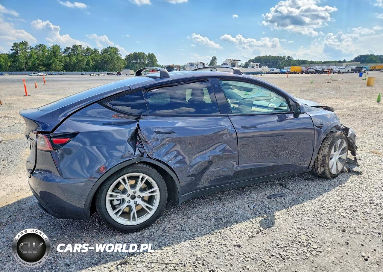 2022 Tesla Model Y VIN:7SAYGAEEXNF383417 - 3