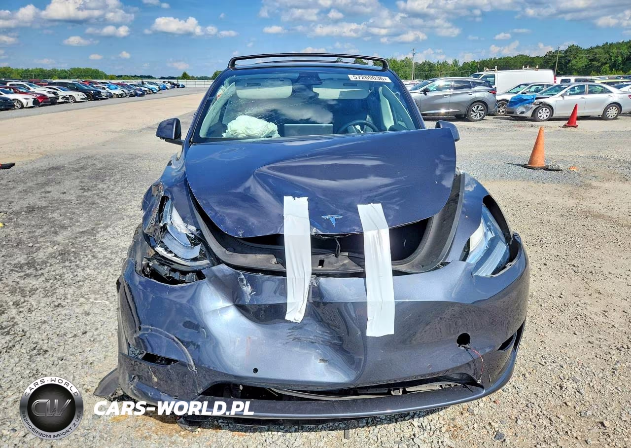 2022 Tesla Model Y VIN:7SAYGAEEXNF383417 - 5