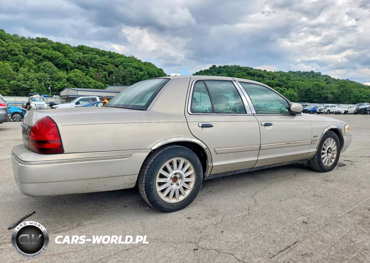 2010 Mercury Grand Marquis Ls VIN:2MEBM7FV3AX628807 - 3