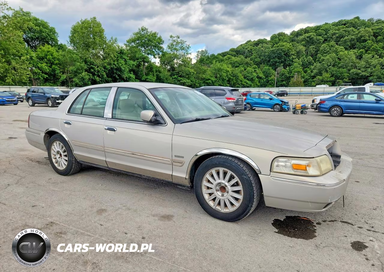2010 Mercury Grand Marquis Ls VIN:2MEBM7FV3AX628807 - 4