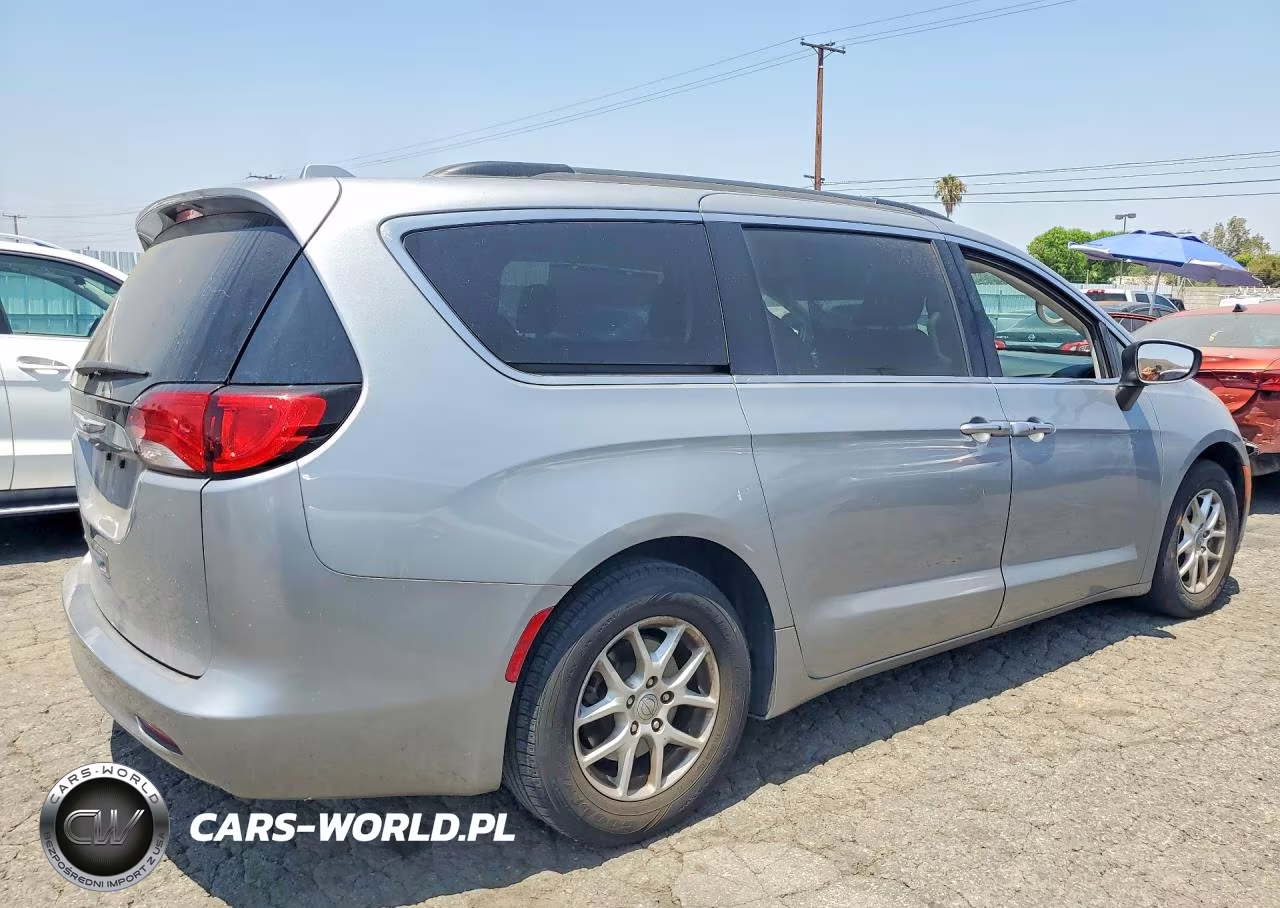 2020 Chrysler Voyager Lxi VIN:2C4RC1DG2LR257330 - 3