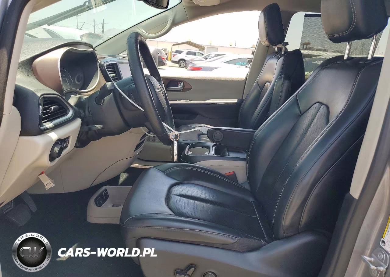2020 Chrysler Voyager Lxi VIN:2C4RC1DG2LR257330 - 7