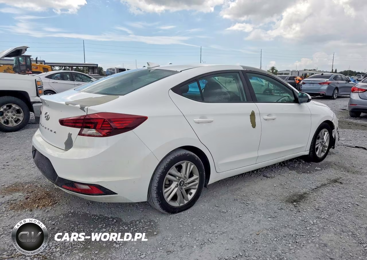 2019 Hyundai Elantra Sel VIN:5NPD84LF2KH417109 - 3