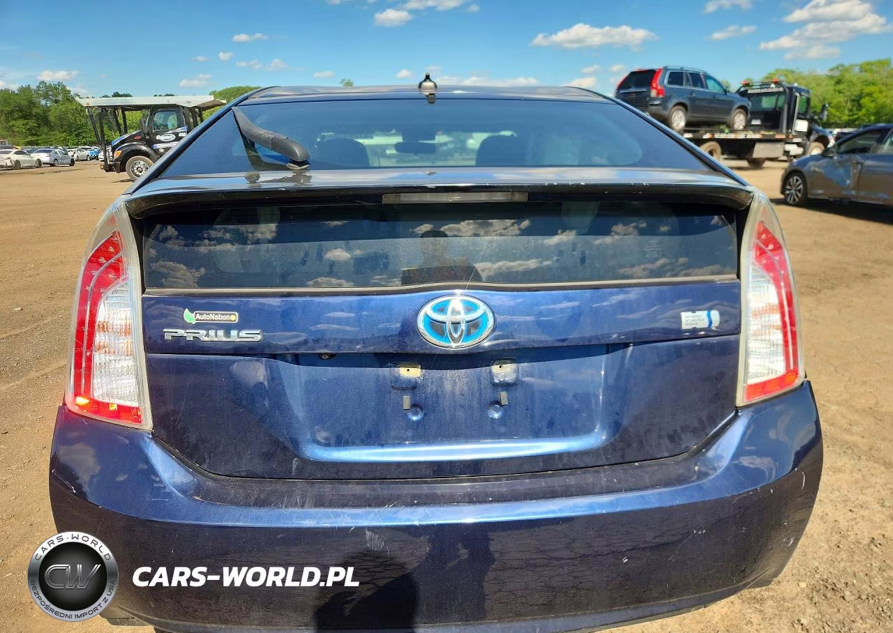 2014 Toyota Prius Three VIN:JTDKN3DUXE1784827 - 6
