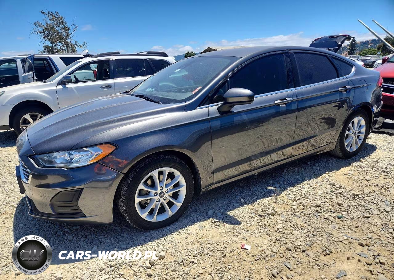 2020 Ford Fusion Se – zdjęcie 1 z 12