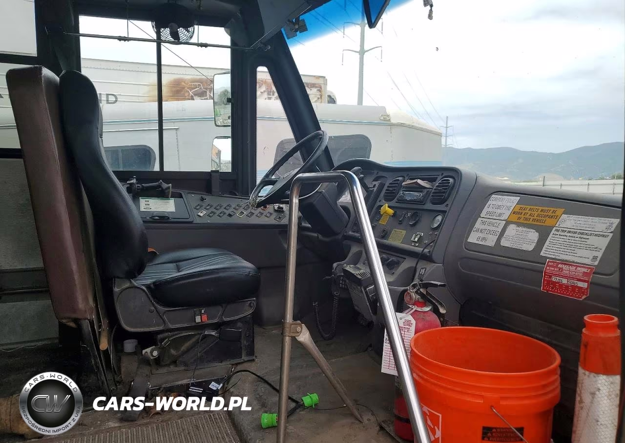 2016 Freightliner Chassis B2B VIN:4UZABRDT4GCGY2248 - 5