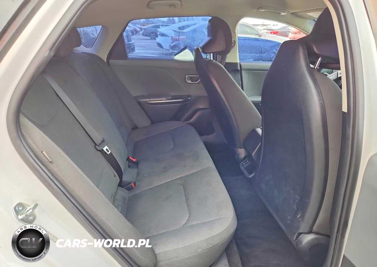 2025 Kia K4 Lxs VIN:3KPFT4DE8SE148969 - 10