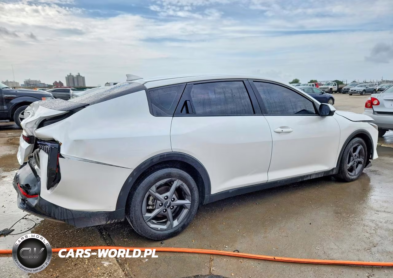 2025 Kia K4 Lxs VIN:3KPFT4DE8SE148969 - 3