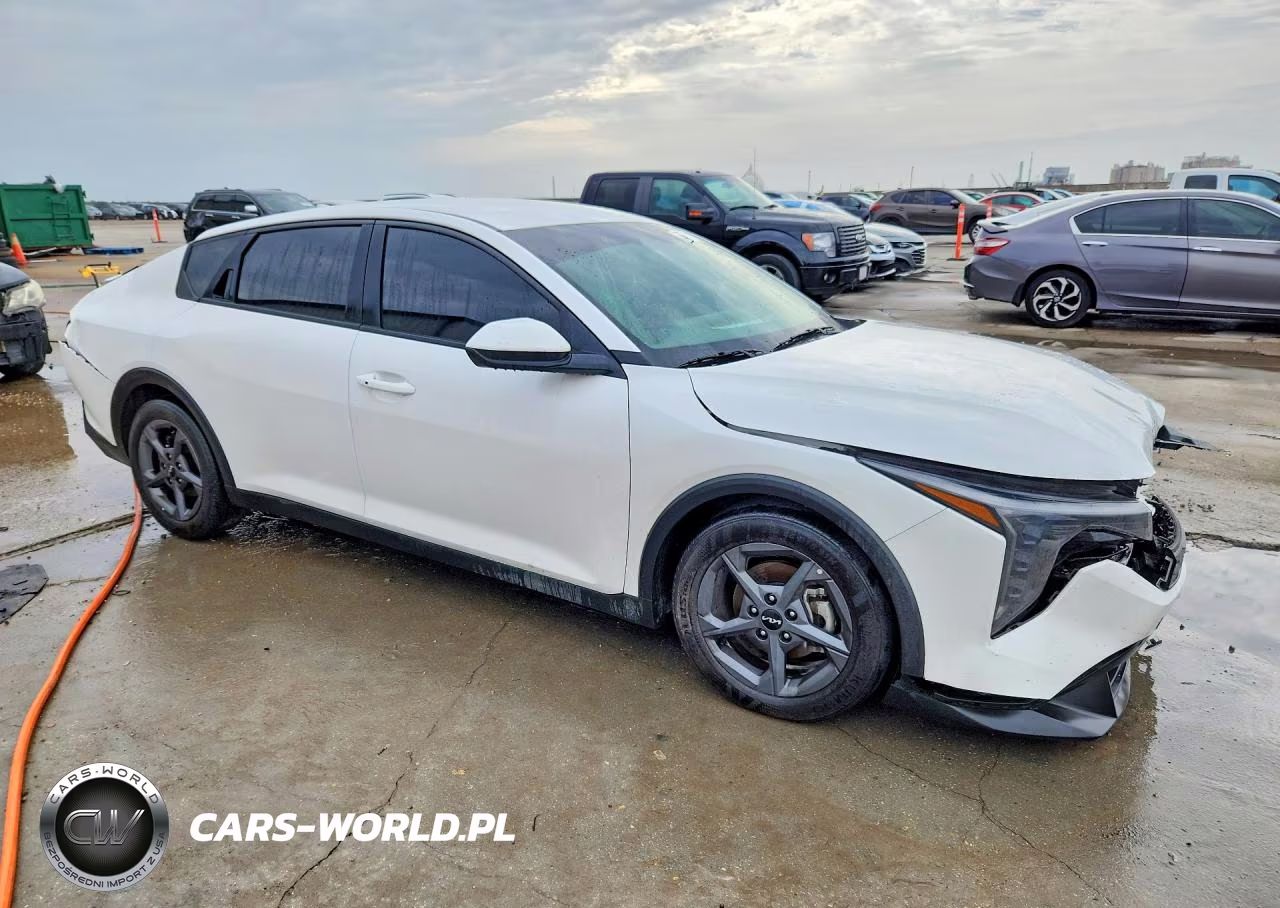 2025 Kia K4 Lxs VIN:3KPFT4DE8SE148969 - 4