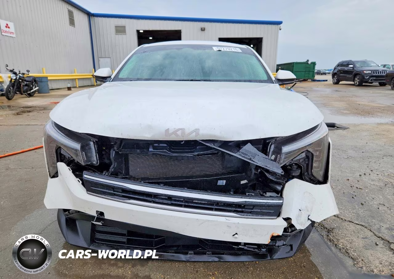 2025 Kia K4 Lxs VIN:3KPFT4DE8SE148969 - 5