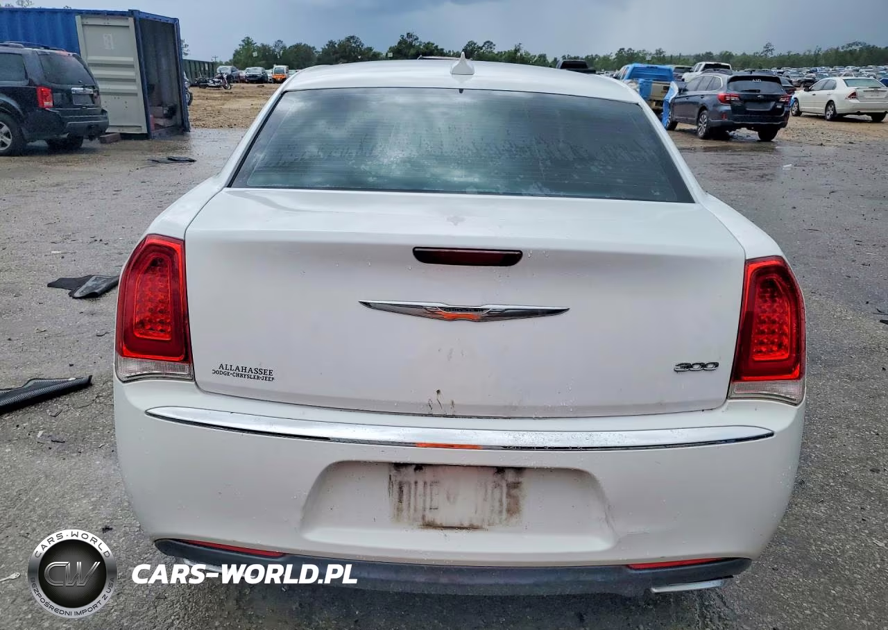 2015 Chrysler 300 Limited VIN:2C3CCAAG8FH838128 - 6