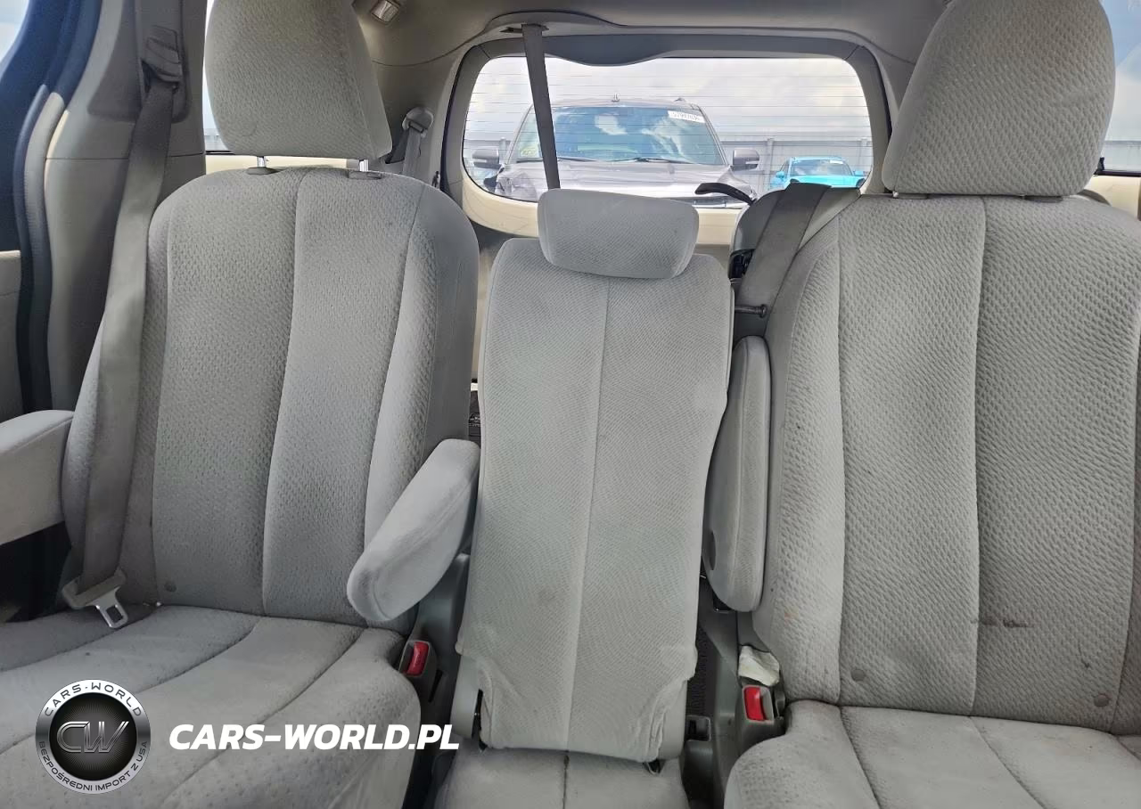 2011 Toyota Sienna Le VIN:5TDKK3DC4BS070481 - 10