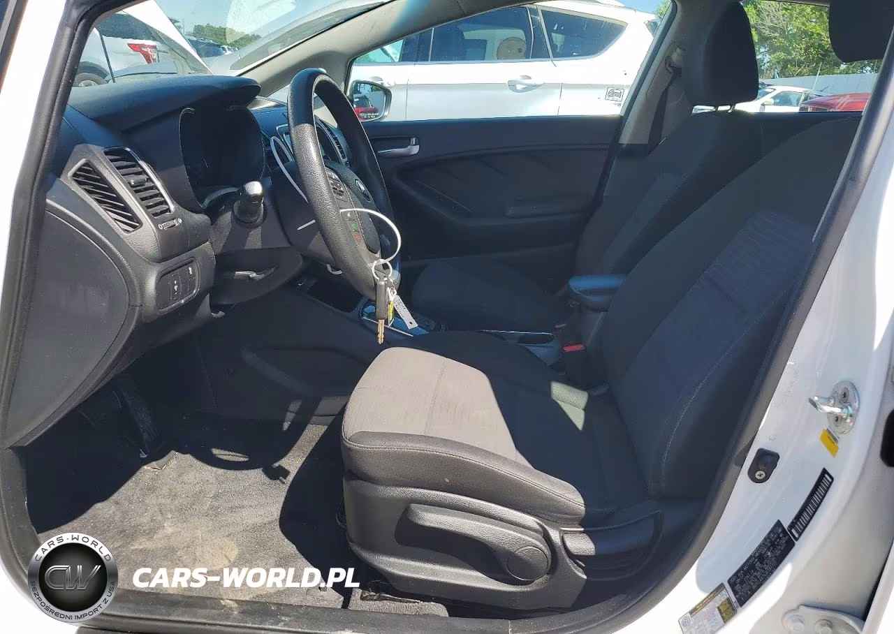 2018 Kia Forte Lx VIN:3KPFL4A7XJE181721 - 7