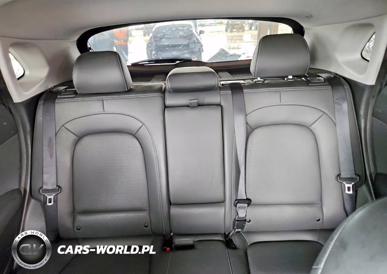 2019 Hyundai Kona Ultimate VIN:KM8K53A51KU271873 - 10