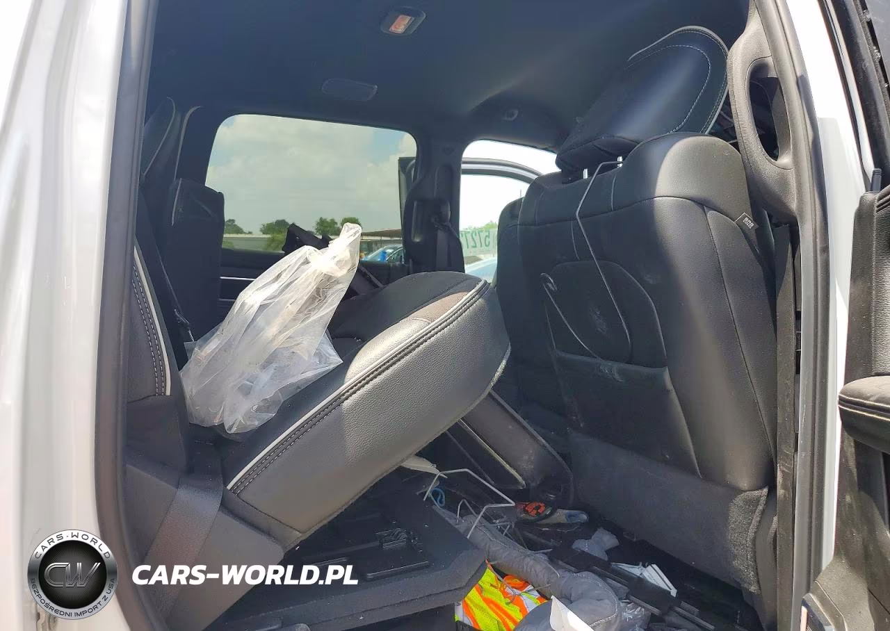 2026 Ram 2500 Laramie VIN:3C63R5FL3TG281414 - 10