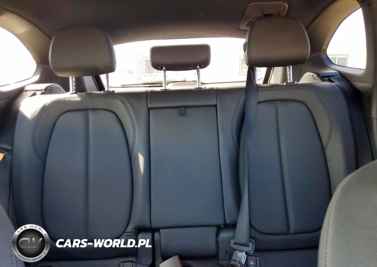 2017 BMW X1 xDrive28I VIN:WBXHT3C37H5F69319 - 10