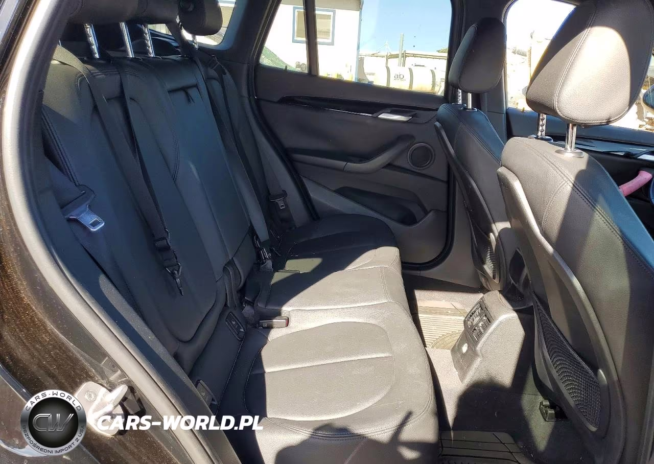 2017 BMW X1 xDrive28I VIN:WBXHT3C37H5F69319 - 11