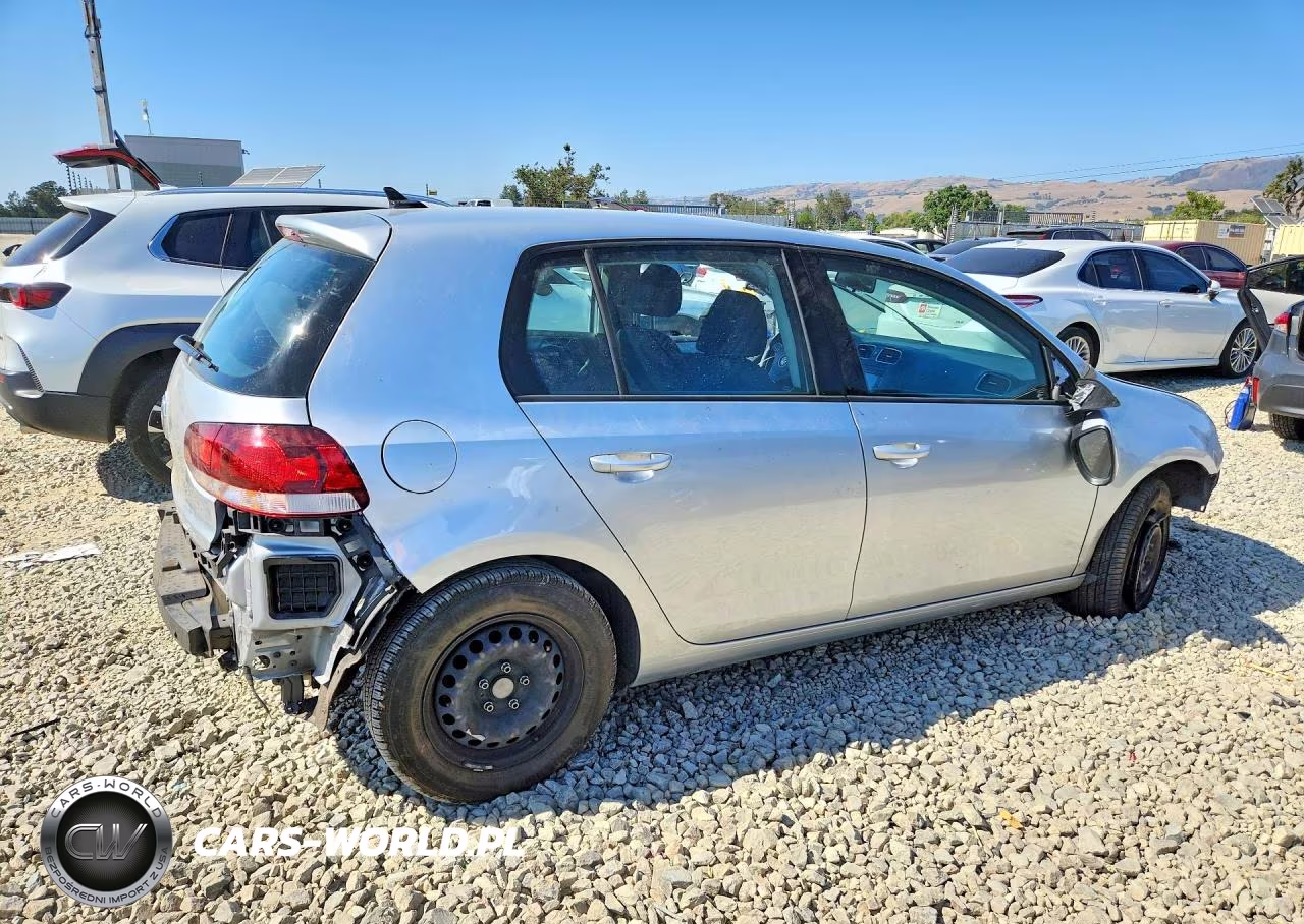 2014 Volkswagen Golf VIN:WVWDB7AJ5EW002133 - 3