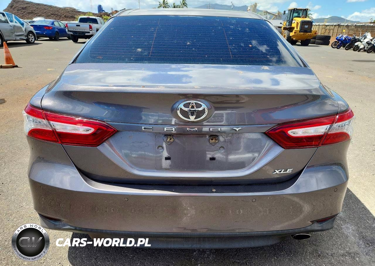 2018 Toyota Camry L VIN:4T1B11HK4JU038421 - 6