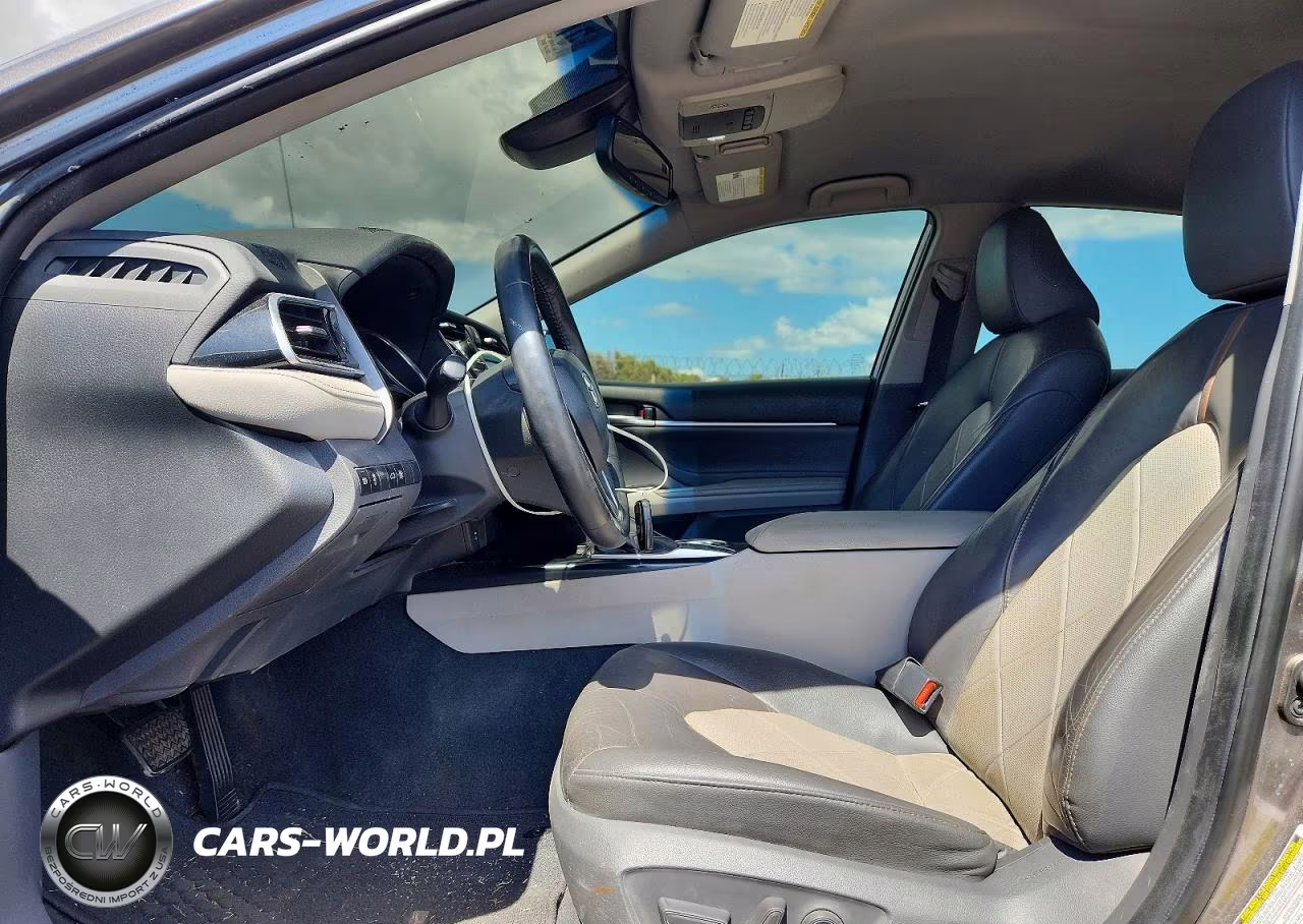 2018 Toyota Camry L VIN:4T1B11HK4JU038421 - 7