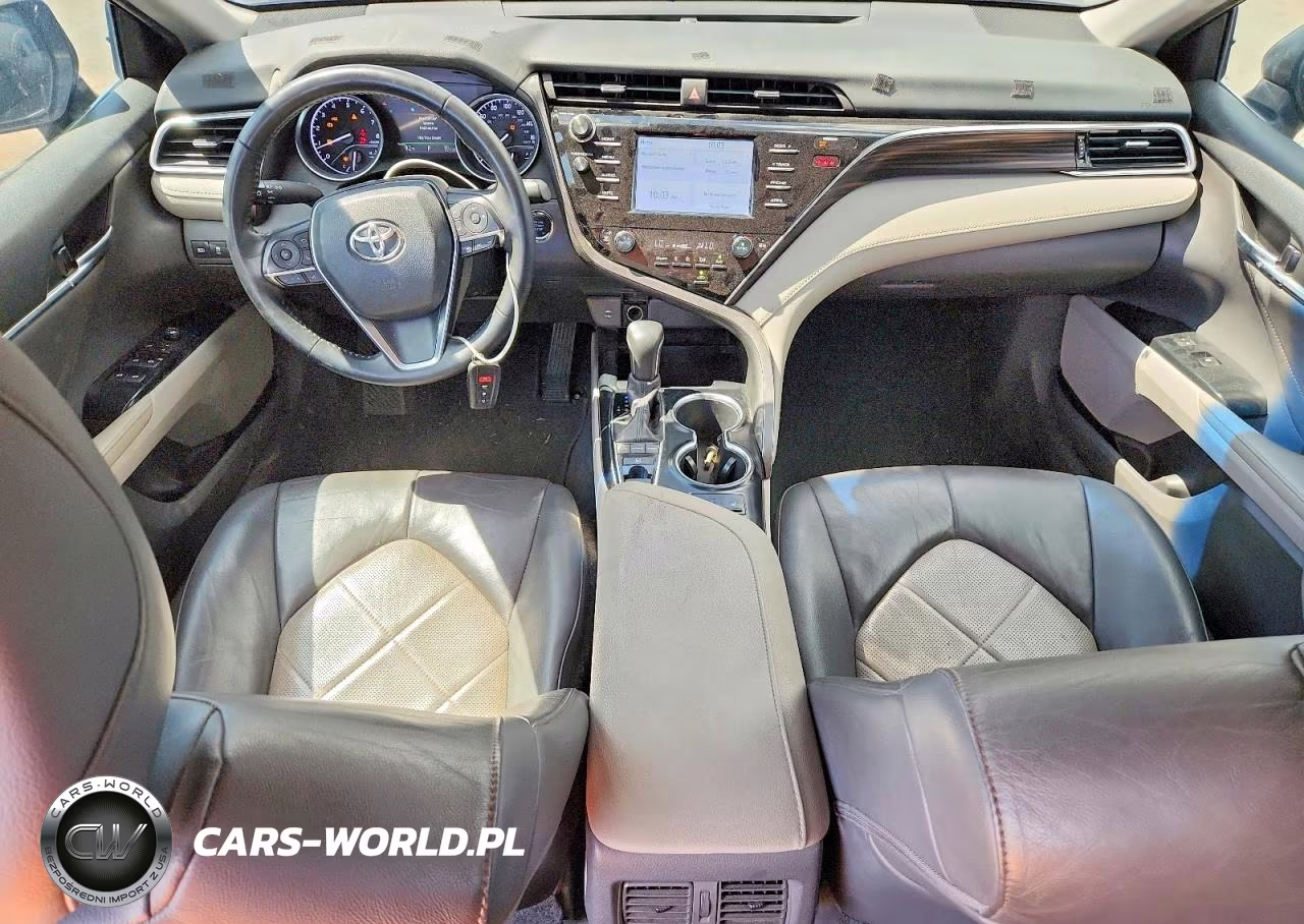 2018 Toyota Camry L VIN:4T1B11HK4JU038421 - 8