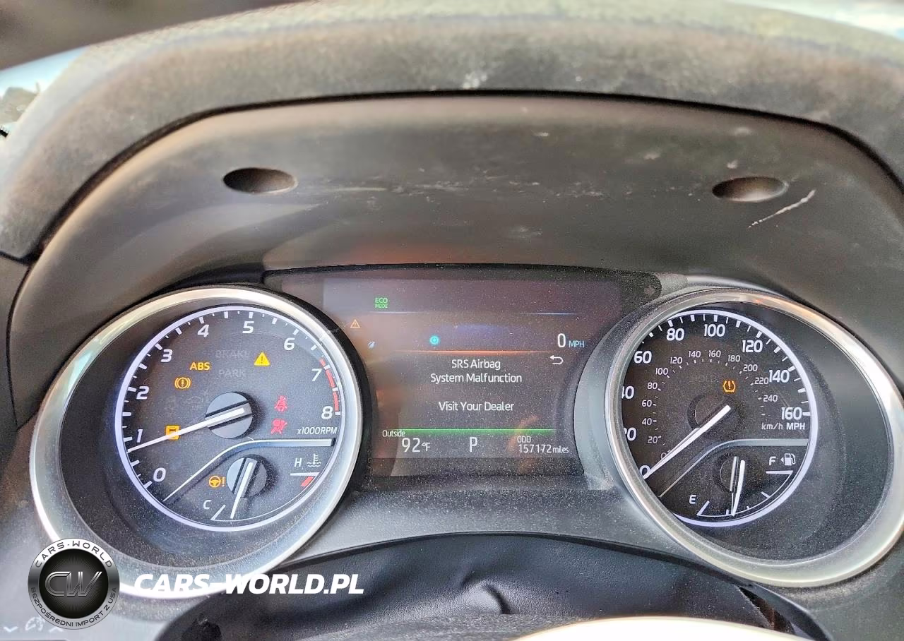 2018 Toyota Camry L VIN:4T1B11HK4JU038421 - 9