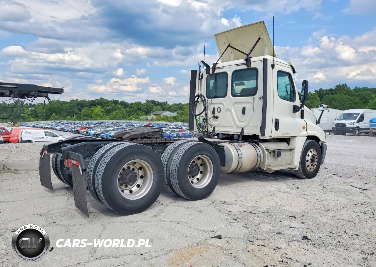 2018 Freightliner Cascadia 125 VIN:3AKJGEDVXJSJK4664 - 4