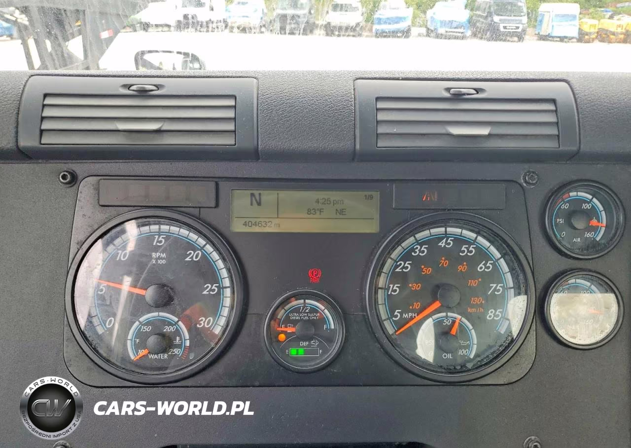 2018 Freightliner Cascadia 125 VIN:3AKJGEDVXJSJK4664 - 8