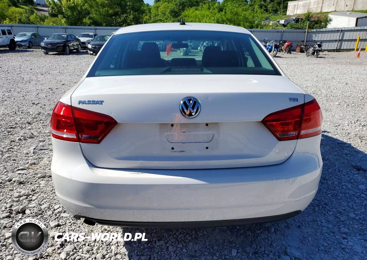2015 Volkswagen Passat S VIN:1VWAT7A32FC078569 - 6