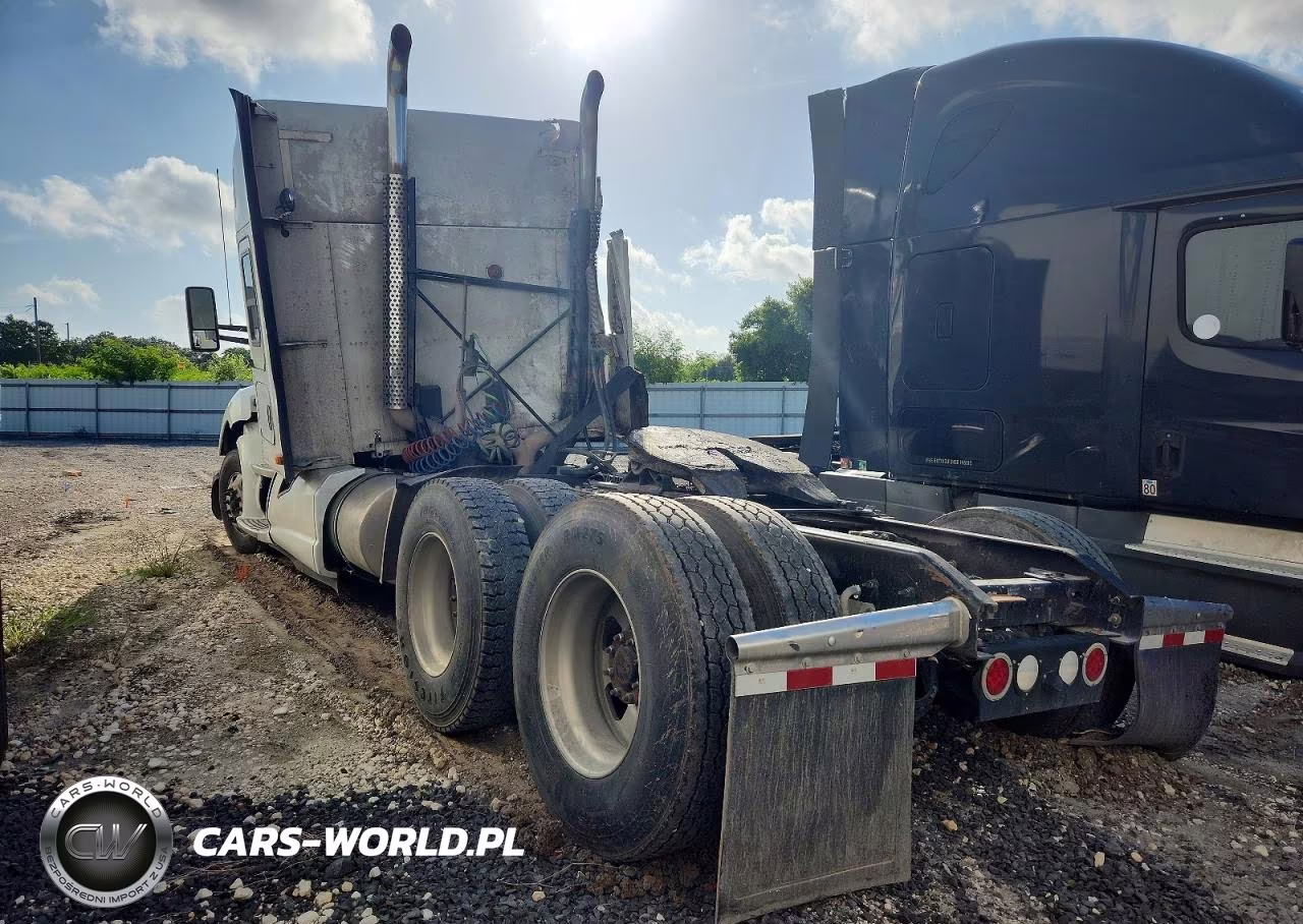 2015 Kenworth T680 Semi Truck VIN:1XKYDP9X3FJ424389 - 3