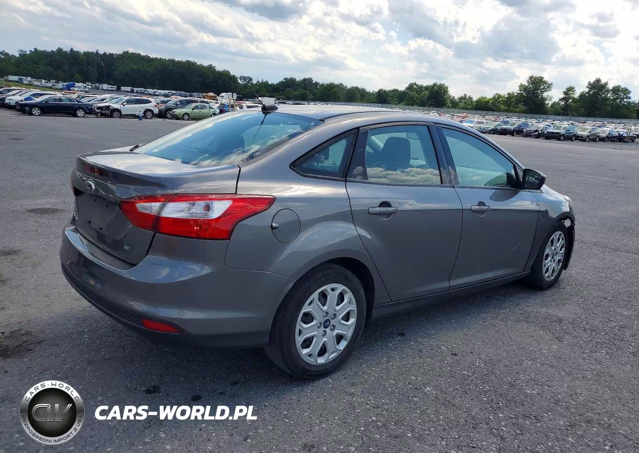 2012 Ford Focus Se VIN:1FAHP3F27CL137373 - 3