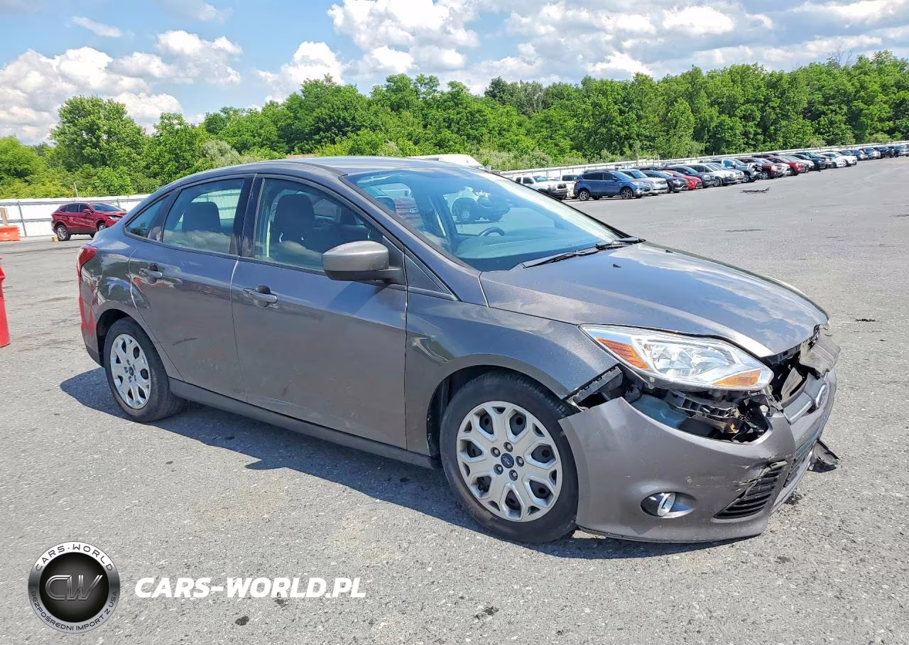 2012 Ford Focus Se VIN:1FAHP3F27CL137373 - 4